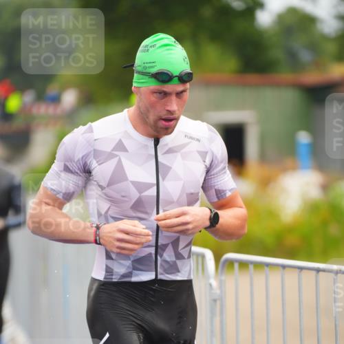 30.08.2026 - Elbe Triathlon Hamburg LAZAROV Photography http://msf.ph/oto/10036754 30.08.2026 09:10:42 Schwimmen 548, 563, 566, 591, 690, 699, 722, 752 meine-sportfotos.de