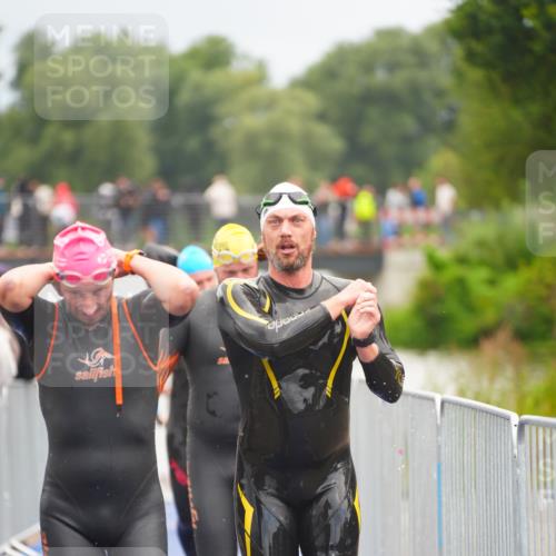 30.08.2026 - Elbe Triathlon Hamburg LAZAROV Photography http://msf.ph/oto/10036796 30.08.2026 09:10:50 Schwimmen 566, 591, 678, 690, 704, 722, 725, 752, 769 meine-sportfotos.de
