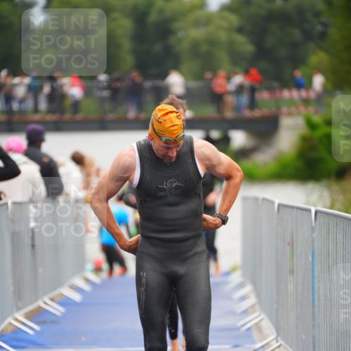 30.08.2026 - Elbe Triathlon Hamburg LAZAROV Photography http://msf.ph/oto/10036927 30.08.2026 09:10:59 Schwimmen 651, 678, 700, 704, 715, 725, 752, 769 meine-sportfotos.de