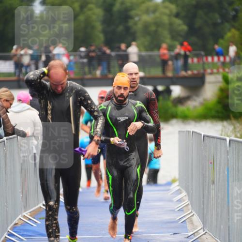30.08.2026 - Elbe Triathlon Hamburg LAZAROV Photography http://msf.ph/oto/10036976 30.08.2026 09:11:07 Schwimmen 577, 651, 671, 678, 700, 714, 715, 747, 779 meine-sportfotos.de