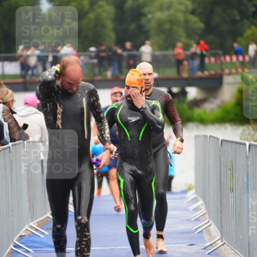 30.08.2026 - Elbe Triathlon Hamburg LAZAROV Photography http://msf.ph/oto/10036979 30.08.2026 09:11:08 Schwimmen 577, 651, 671, 700, 709, 714, 715, 747, 779 meine-sportfotos.de