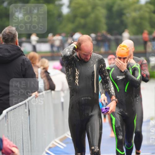 30.08.2026 - Elbe Triathlon Hamburg LAZAROV Photography http://msf.ph/oto/10036983 30.08.2026 09:11:08 Schwimmen 577, 651, 671, 700, 709, 714, 715, 747, 779 meine-sportfotos.de