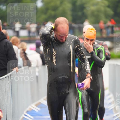 30.08.2026 - Elbe Triathlon Hamburg LAZAROV Photography http://msf.ph/oto/10036989 30.08.2026 09:11:09 Schwimmen 577, 651, 671, 700, 709, 714, 715, 747, 779 meine-sportfotos.de