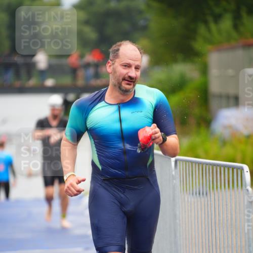 30.08.2026 - Elbe Triathlon Hamburg LAZAROV Photography http://msf.ph/oto/10037001 30.08.2026 09:11:13 Schwimmen 577, 629, 651, 671, 709, 714, 747, 779 meine-sportfotos.de