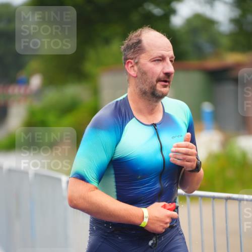 30.08.2026 - Elbe Triathlon Hamburg LAZAROV Photography http://msf.ph/oto/10037010 30.08.2026 09:11:14 Schwimmen 577, 629, 651, 671, 709, 714, 747, 779 meine-sportfotos.de