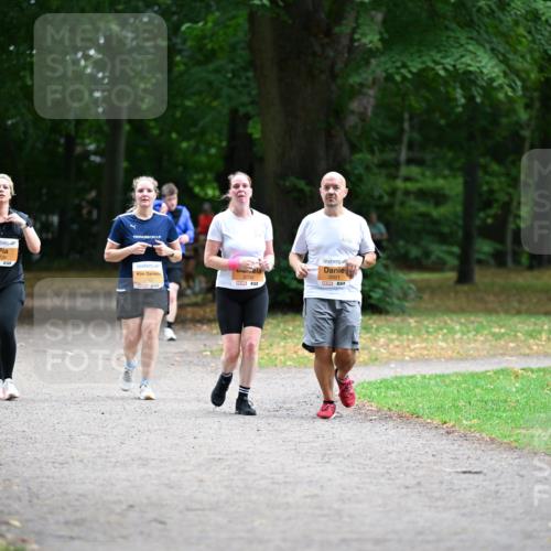 30.08.2026 - Blankeneser Heldenlauf Dr. Thomas Lammeyer http://msf.ph/oto/10037071 30.08.2026 10:49:38 Laufen 2002, 2001 meine-sportfotos.de