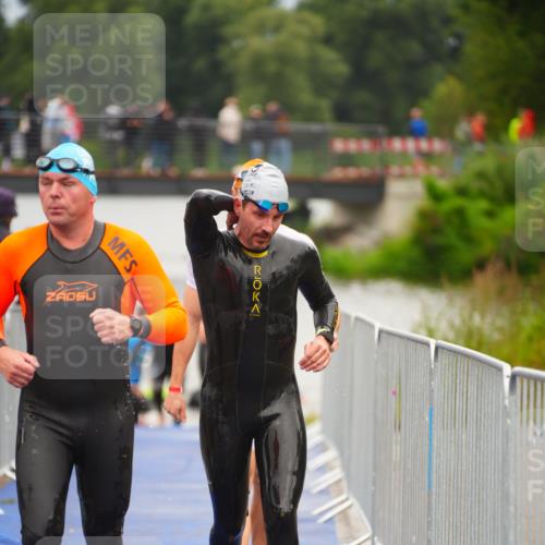 30.08.2026 - Elbe Triathlon Hamburg LAZAROV Photography http://msf.ph/oto/10037073 30.08.2026 09:11:49 Schwimmen 521, 655, 710, 869 meine-sportfotos.de