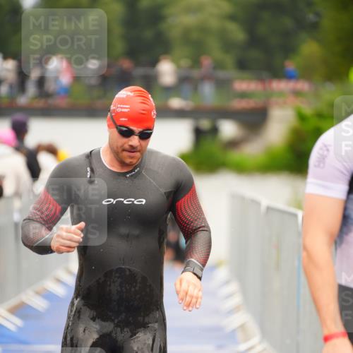 30.08.2026 - Elbe Triathlon Hamburg LAZAROV Photography http://msf.ph/oto/10037099 30.08.2026 09:11:54 Schwimmen 521, 546, 655, 710 meine-sportfotos.de
