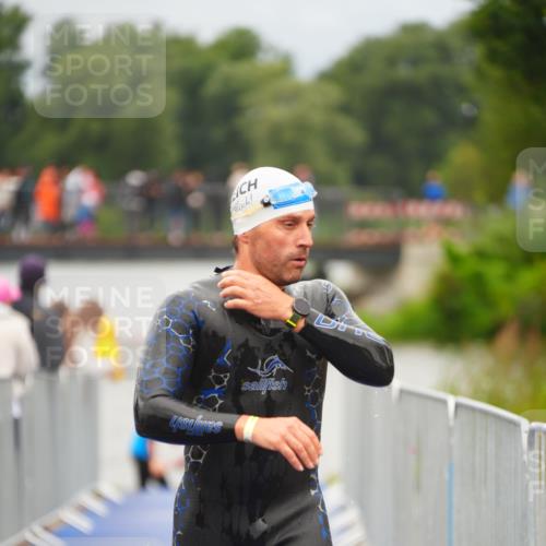 30.08.2026 - Elbe Triathlon Hamburg LAZAROV Photography http://msf.ph/oto/10037175 30.08.2026 09:12:18 Schwimmen 587, 602, 648, 650, 658, 664, 666, 716, 735 meine-sportfotos.de