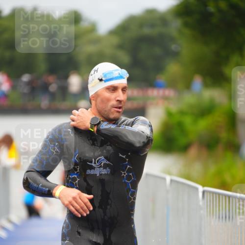 30.08.2026 - Elbe Triathlon Hamburg LAZAROV Photography http://msf.ph/oto/10037178 30.08.2026 09:12:18 Schwimmen 587, 602, 648, 650, 658, 664, 666, 716, 735 meine-sportfotos.de
