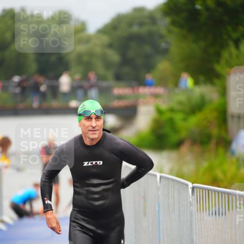 30.08.2026 - Elbe Triathlon Hamburg LAZAROV Photography http://msf.ph/oto/10037197 30.08.2026 09:12:21 Schwimmen 602, 650, 658, 666, 716, 735 meine-sportfotos.de