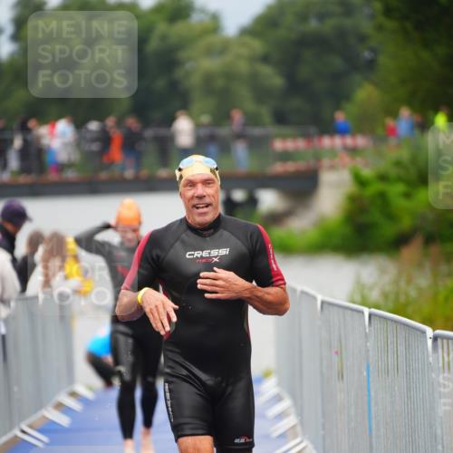30.08.2026 - Elbe Triathlon Hamburg LAZAROV Photography http://msf.ph/oto/10037224 30.08.2026 09:12:30 Schwimmen 696, 716, 735, 763 meine-sportfotos.de