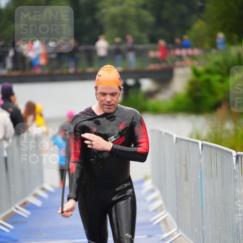 30.08.2026 - Elbe Triathlon Hamburg LAZAROV Photography http://msf.ph/oto/10037251 30.08.2026 09:12:34 Schwimmen 696, 735, 763 meine-sportfotos.de