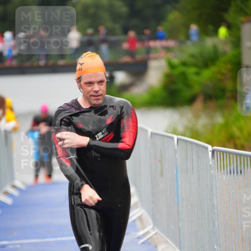 30.08.2026 - Elbe Triathlon Hamburg LAZAROV Photography http://msf.ph/oto/10037254 30.08.2026 09:12:34 Schwimmen 696, 735, 763 meine-sportfotos.de