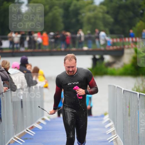 30.08.2026 - Elbe Triathlon Hamburg LAZAROV Photography http://msf.ph/oto/10037268 30.08.2026 09:12:40 Schwimmen 675, 696, 763 meine-sportfotos.de