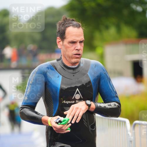 30.08.2026 - Elbe Triathlon Hamburg LAZAROV Photography http://msf.ph/oto/10037342 30.08.2026 09:13:10 Schwimmen 680, 736, 754 meine-sportfotos.de