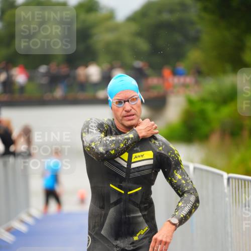 30.08.2026 - Elbe Triathlon Hamburg LAZAROV Photography http://msf.ph/oto/10037355 30.08.2026 09:13:19 Schwimmen 673, 680, 754 meine-sportfotos.de