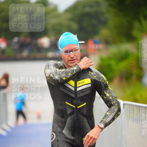 30.08.2026 - Elbe Triathlon Hamburg LAZAROV Photography http://msf.ph/oto/10037357 30.08.2026 09:13:20 Schwimmen 673, 680, 754 meine-sportfotos.de