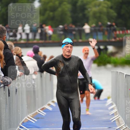 30.08.2026 - Elbe Triathlon Hamburg LAZAROV Photography http://msf.ph/oto/10037366 30.08.2026 09:13:28 Schwimmen 673, 680, 686, 766 meine-sportfotos.de