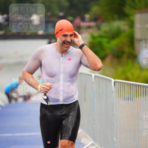 30.08.2026 - Elbe Triathlon Hamburg LAZAROV Photography http://msf.ph/oto/10037401 30.08.2026 09:13:31 Schwimmen 673, 686, 766 meine-sportfotos.de