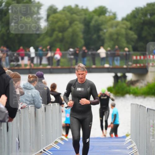 30.08.2026 - Elbe Triathlon Hamburg LAZAROV Photography http://msf.ph/oto/10037449 30.08.2026 09:14:24 Schwimmen 726 meine-sportfotos.de