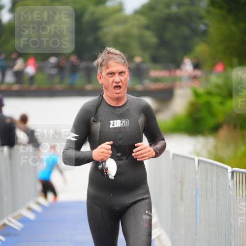 30.08.2026 - Elbe Triathlon Hamburg LAZAROV Photography http://msf.ph/oto/10037477 30.08.2026 09:14:26 Schwimmen 726 meine-sportfotos.de
