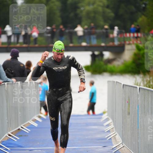 30.08.2026 - Elbe Triathlon Hamburg LAZAROV Photography http://msf.ph/oto/10037517 30.08.2026 09:14:32 Schwimmen 598, 726 meine-sportfotos.de