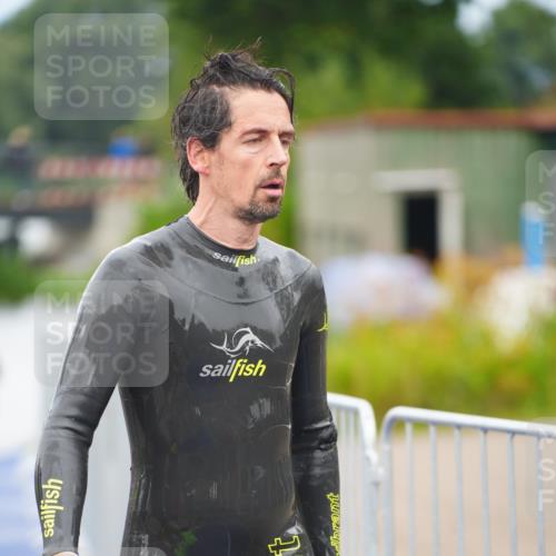 30.08.2026 - Elbe Triathlon Hamburg LAZAROV Photography http://msf.ph/oto/10037577 30.08.2026 09:14:51 Schwimmen 659, 694 meine-sportfotos.de