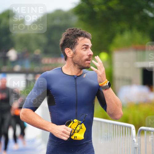 30.08.2026 - Elbe Triathlon Hamburg LAZAROV Photography http://msf.ph/oto/10037601 30.08.2026 09:14:57 Schwimmen 659, 662, 694, 734 meine-sportfotos.de