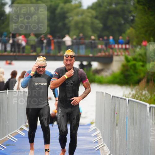 30.08.2026 - Elbe Triathlon Hamburg LAZAROV Photography http://msf.ph/oto/10037682 30.08.2026 09:15:18 Schwimmen 669, 720, 785, 786 meine-sportfotos.de