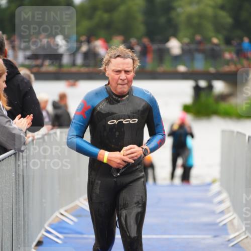 30.08.2026 - Elbe Triathlon Hamburg LAZAROV Photography http://msf.ph/oto/10037709 30.08.2026 09:15:21 Schwimmen 669, 720, 785, 786 meine-sportfotos.de