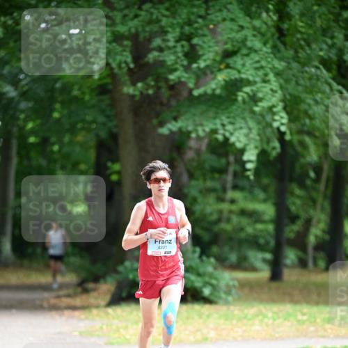 30.08.2026 - Blankeneser Heldenlauf Dr. Thomas Lammeyer http://msf.ph/oto/10038028 30.08.2026 11:00:26 Laufen 4221, 7 meine-sportfotos.de