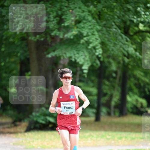 30.08.2026 - Blankeneser Heldenlauf Dr. Thomas Lammeyer http://msf.ph/oto/10038032 30.08.2026 11:00:27 Laufen 4221, 7 meine-sportfotos.de