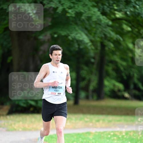 30.08.2026 - Blankeneser Heldenlauf Dr. Thomas Lammeyer http://msf.ph/oto/10038071 30.08.2026 11:00:38 Laufen 4351, 7 meine-sportfotos.de