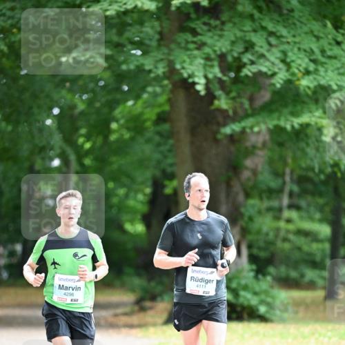 30.08.2026 - Blankeneser Heldenlauf Dr. Thomas Lammeyer http://msf.ph/oto/10038197 30.08.2026 11:05:40 Laufen 4296, 4111 meine-sportfotos.de