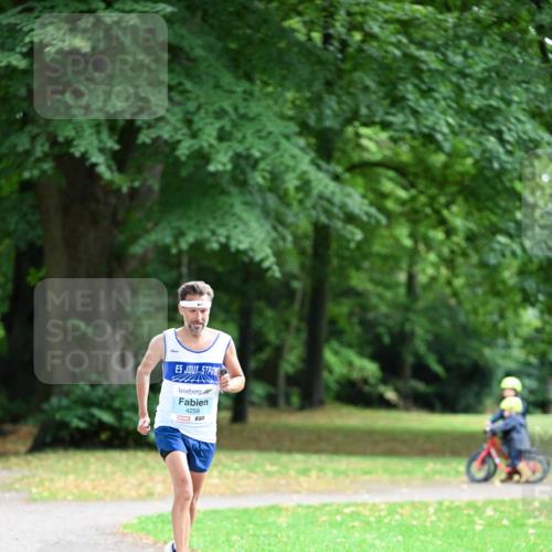 30.08.2026 - Blankeneser Heldenlauf Dr. Thomas Lammeyer http://msf.ph/oto/10038374 30.08.2026 11:08:11 Laufen 4259, 51 meine-sportfotos.de