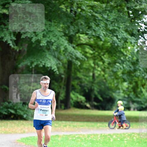 30.08.2026 - Blankeneser Heldenlauf Dr. Thomas Lammeyer http://msf.ph/oto/10038376 30.08.2026 11:08:11 Laufen 4259, 57 meine-sportfotos.de