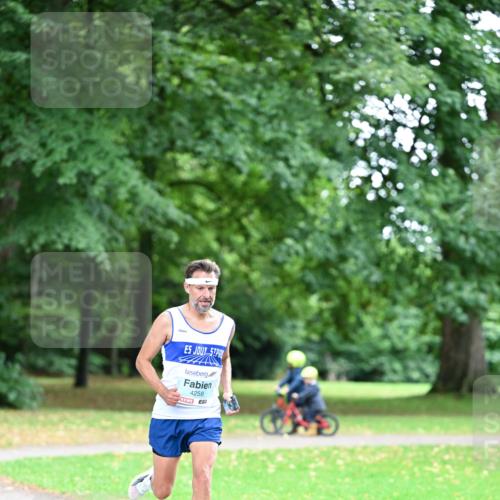 30.08.2026 - Blankeneser Heldenlauf Dr. Thomas Lammeyer http://msf.ph/oto/10038383 30.08.2026 11:08:12 Laufen 4259, 51 meine-sportfotos.de