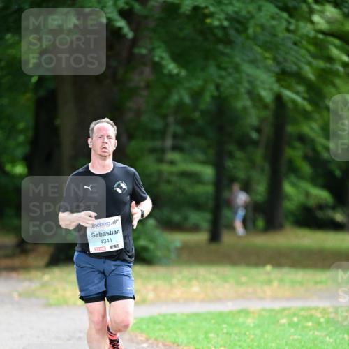 30.08.2026 - Blankeneser Heldenlauf Dr. Thomas Lammeyer http://msf.ph/oto/10038567 30.08.2026 11:09:54 Laufen 4341, 517 meine-sportfotos.de