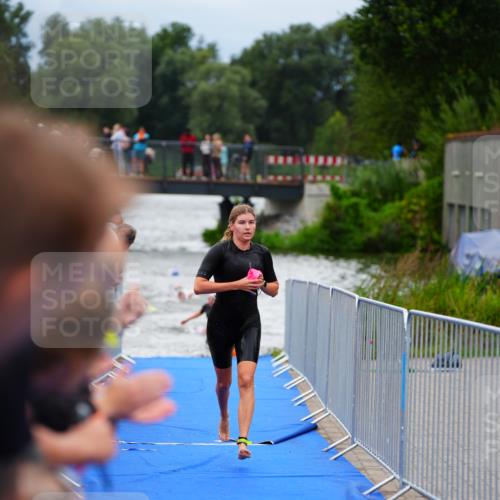 30.08.2026 - Elbe Triathlon Hamburg LAZAROV Photography http://msf.ph/oto/10038682 30.08.2026 14:03:24 Schwimmen 154, 163 meine-sportfotos.de