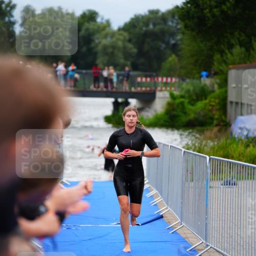 30.08.2026 - Elbe Triathlon Hamburg LAZAROV Photography http://msf.ph/oto/10038686 30.08.2026 14:03:24 Schwimmen 154, 163 meine-sportfotos.de