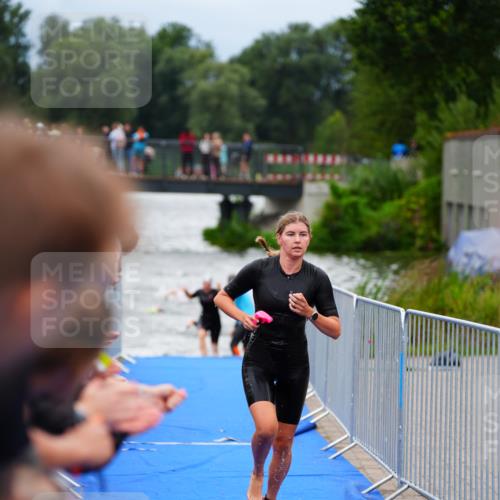 30.08.2026 - Elbe Triathlon Hamburg LAZAROV Photography http://msf.ph/oto/10038691 30.08.2026 14:03:25 Schwimmen 154, 163 meine-sportfotos.de