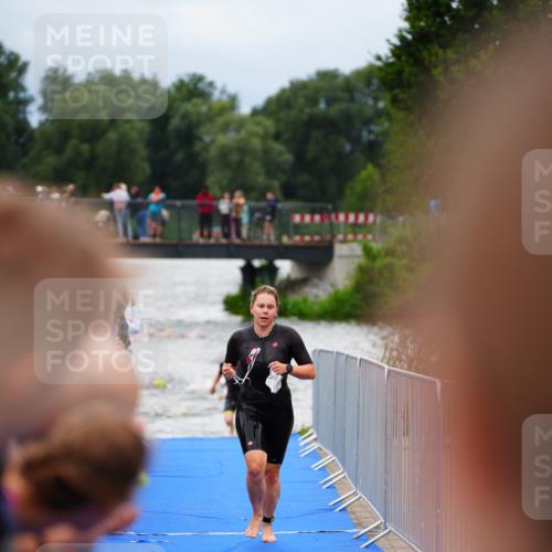 30.08.2026 - Elbe Triathlon Hamburg LAZAROV Photography http://msf.ph/oto/10038699 30.08.2026 14:03:32 Schwimmen 147, 154, 163 meine-sportfotos.de