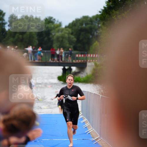 30.08.2026 - Elbe Triathlon Hamburg LAZAROV Photography http://msf.ph/oto/10038701 30.08.2026 14:03:32 Schwimmen 147, 154, 163 meine-sportfotos.de