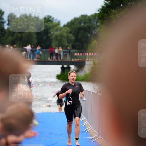 30.08.2026 - Elbe Triathlon Hamburg LAZAROV Photography http://msf.ph/oto/10038703 30.08.2026 14:03:32 Schwimmen 147, 154, 163 meine-sportfotos.de