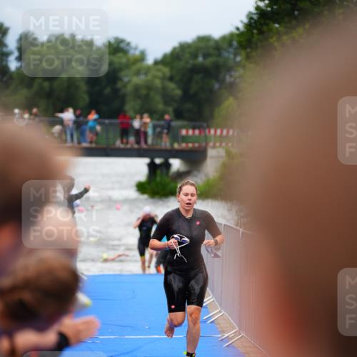 30.08.2026 - Elbe Triathlon Hamburg LAZAROV Photography http://msf.ph/oto/10038706 30.08.2026 14:03:33 Schwimmen 147, 154, 163 meine-sportfotos.de