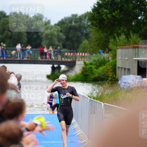 30.08.2026 - Elbe Triathlon Hamburg LAZAROV Photography http://msf.ph/oto/10038714 30.08.2026 14:03:39 Schwimmen 129, 147, 163 meine-sportfotos.de