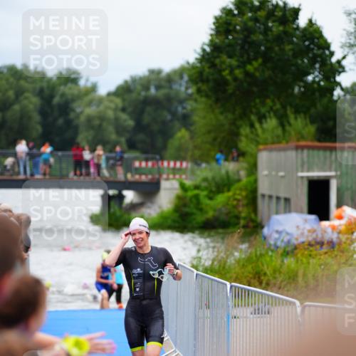 30.08.2026 - Elbe Triathlon Hamburg LAZAROV Photography http://msf.ph/oto/10038717 30.08.2026 14:03:40 Schwimmen 129, 147, 163 meine-sportfotos.de
