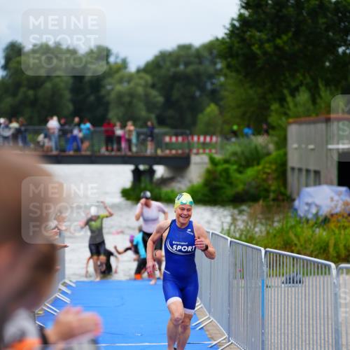 30.08.2026 - Elbe Triathlon Hamburg LAZAROV Photography http://msf.ph/oto/10038734 30.08.2026 14:03:48 Schwimmen 129, 131, 147 meine-sportfotos.de