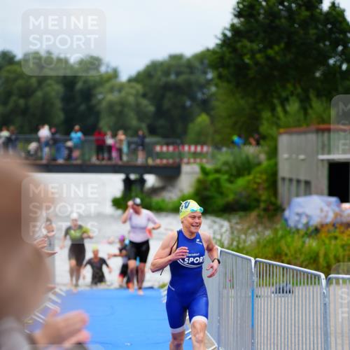 30.08.2026 - Elbe Triathlon Hamburg LAZAROV Photography http://msf.ph/oto/10038738 30.08.2026 14:03:49 Schwimmen 129, 131, 147 meine-sportfotos.de